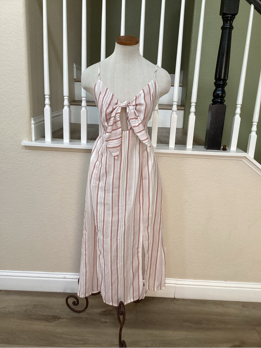 Striped Tie-Front Midi Dress (L)